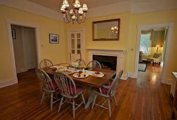 Waypoint House Bed And Breakfast Boyce Εξωτερικό φωτογραφία
